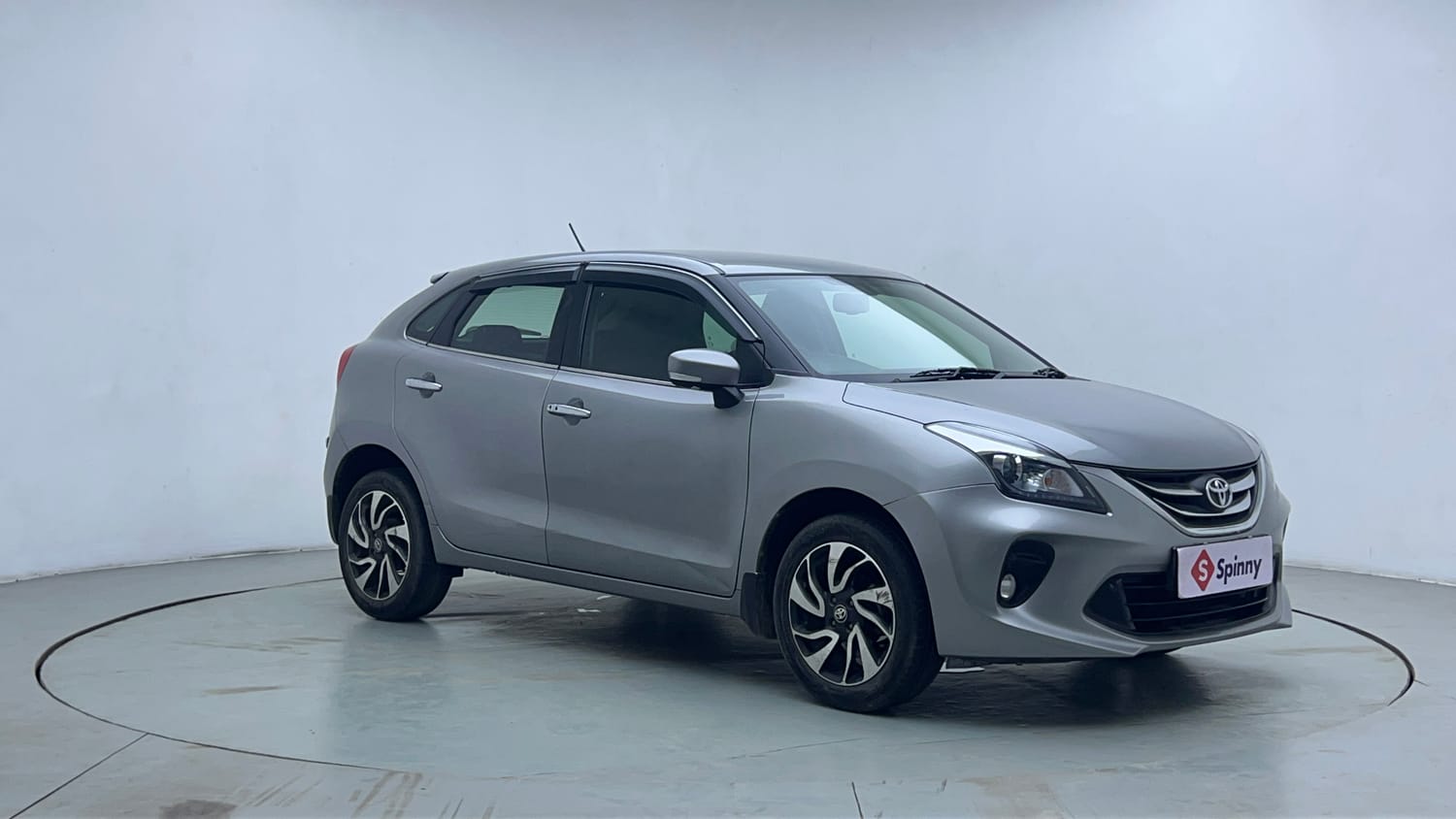 Used 2019 Toyota Glanza V CVT Petrol Automatic exterior RIGHT FRONT CORNER VIEW