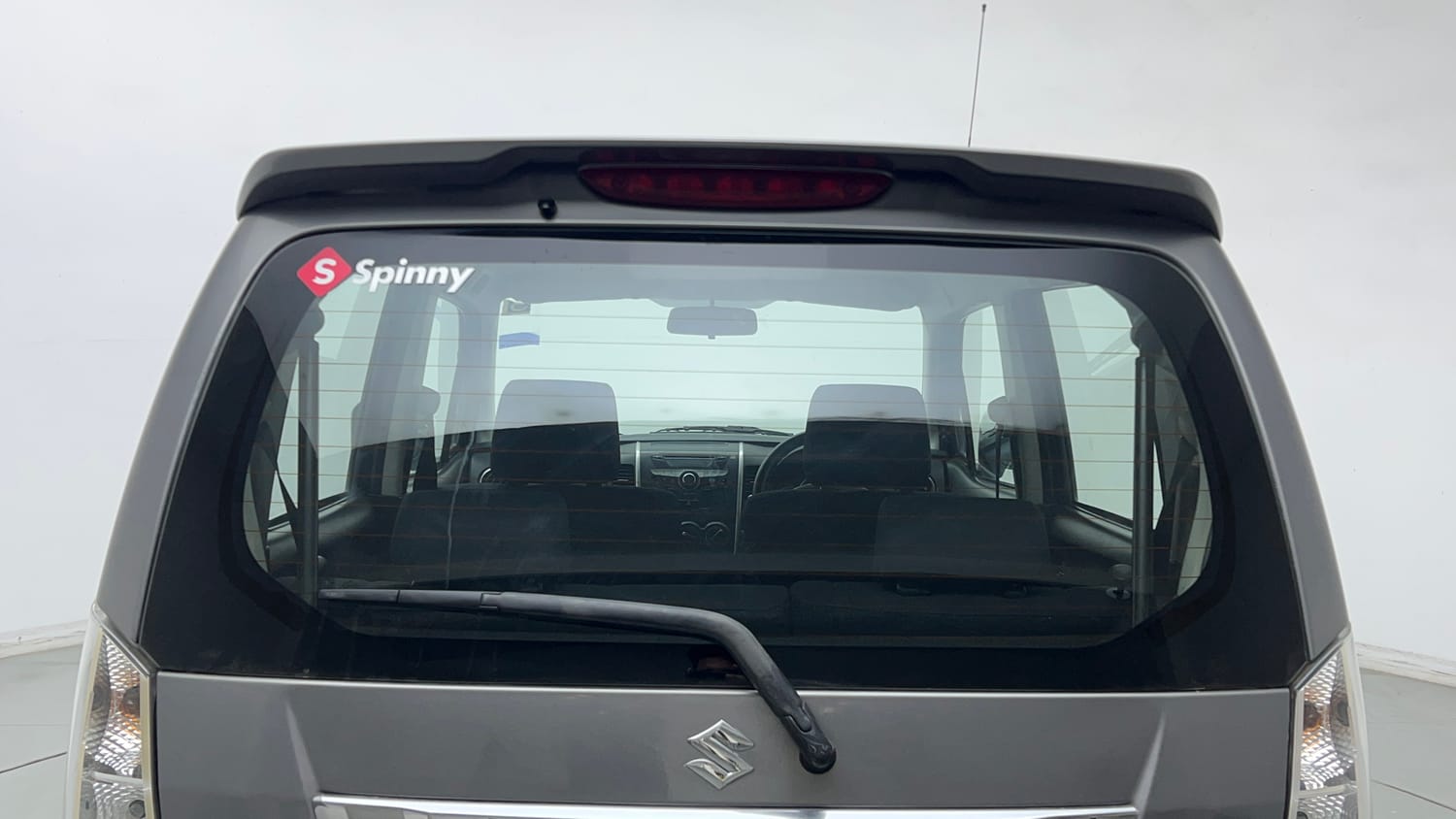 Used 2013 Maruti Suzuki Wagon R Stingray VXi Petrol Manual exterior BACK WINDSHIELD VIEW