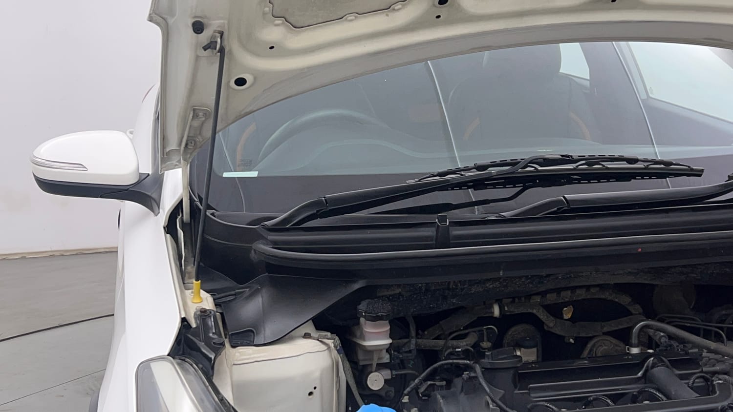 Used 2017 Hyundai i20 Active 1.2 S Petrol Manual engine ENGINE RIGHT SIDE HINGE & APRON VIEW