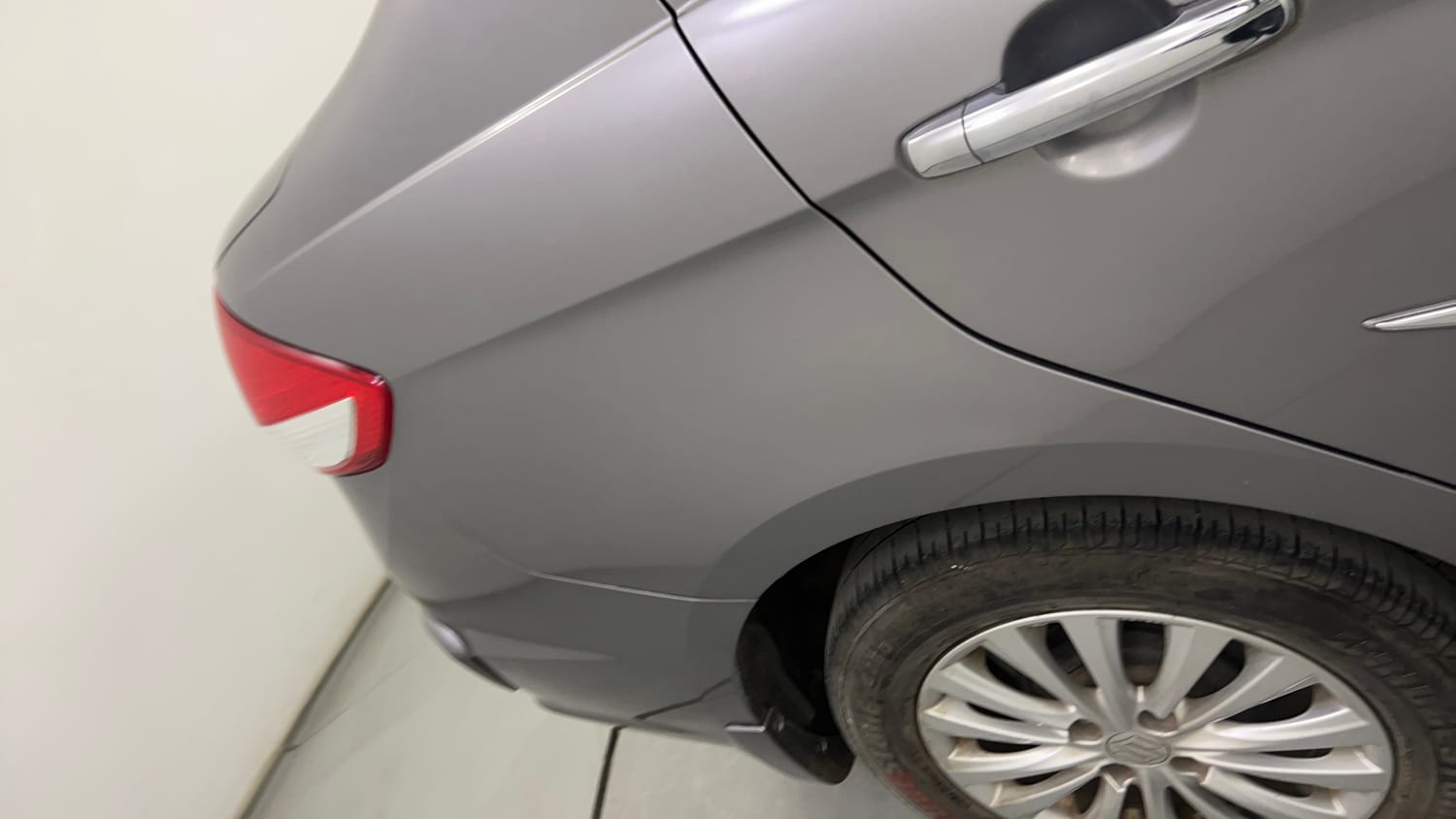 Used 2015 Maruti Suzuki Ciaz ZXi Petrol Manual dents MINOR DENT