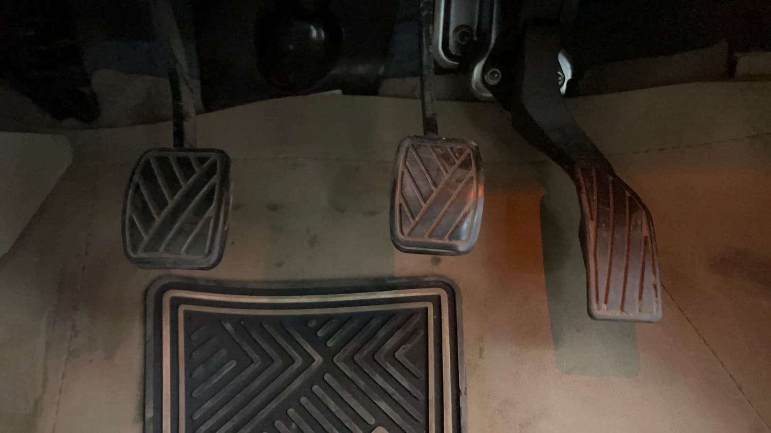 Used 2015 Maruti Suzuki Ciaz ZXi Petrol Manual interior PEDALS VIEW