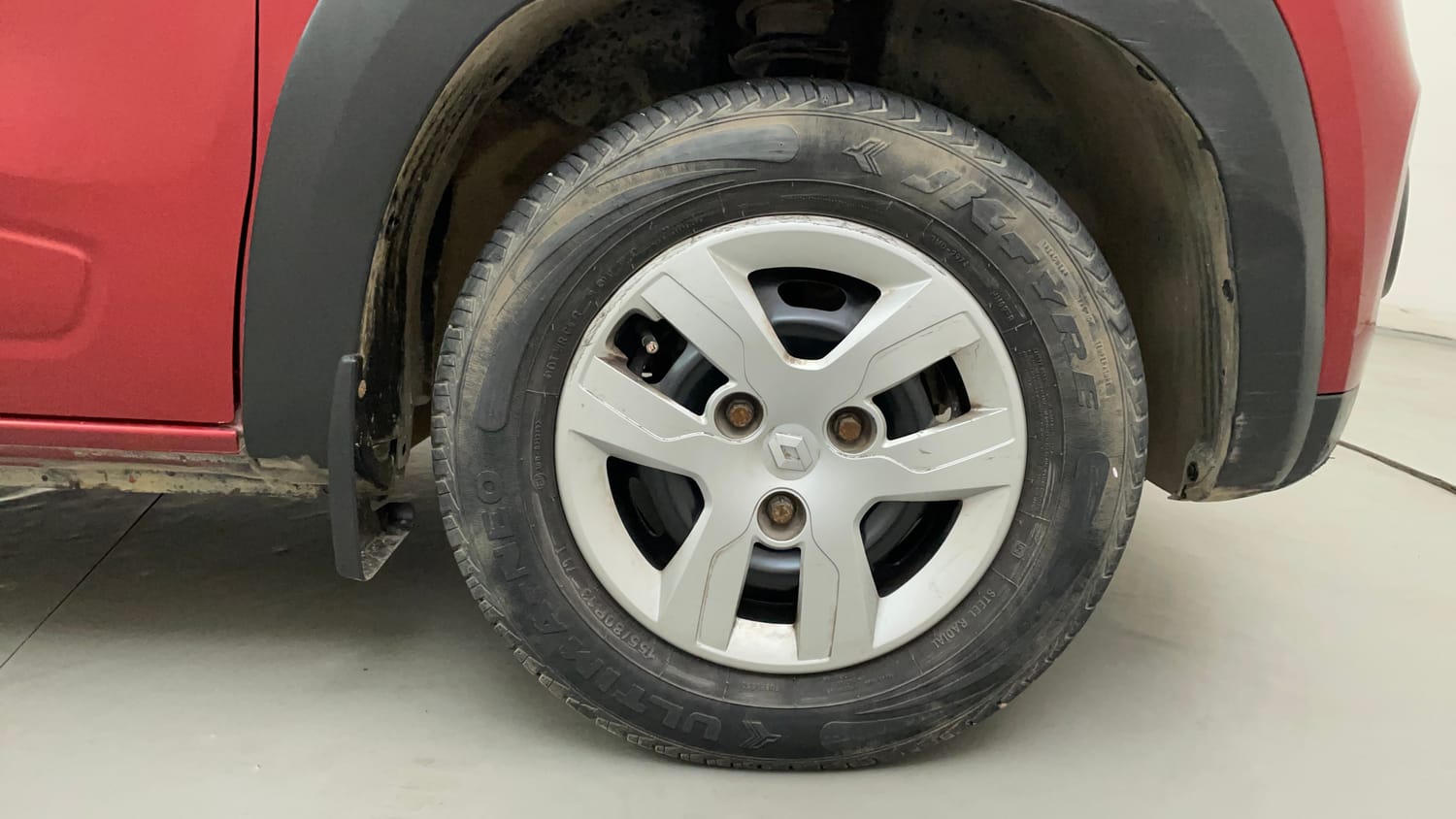 Used 2018 Renault Kwid 1.0 RXT AMT Petrol Automatic tyres RIGHT FRONT TYRE RIM VIEW