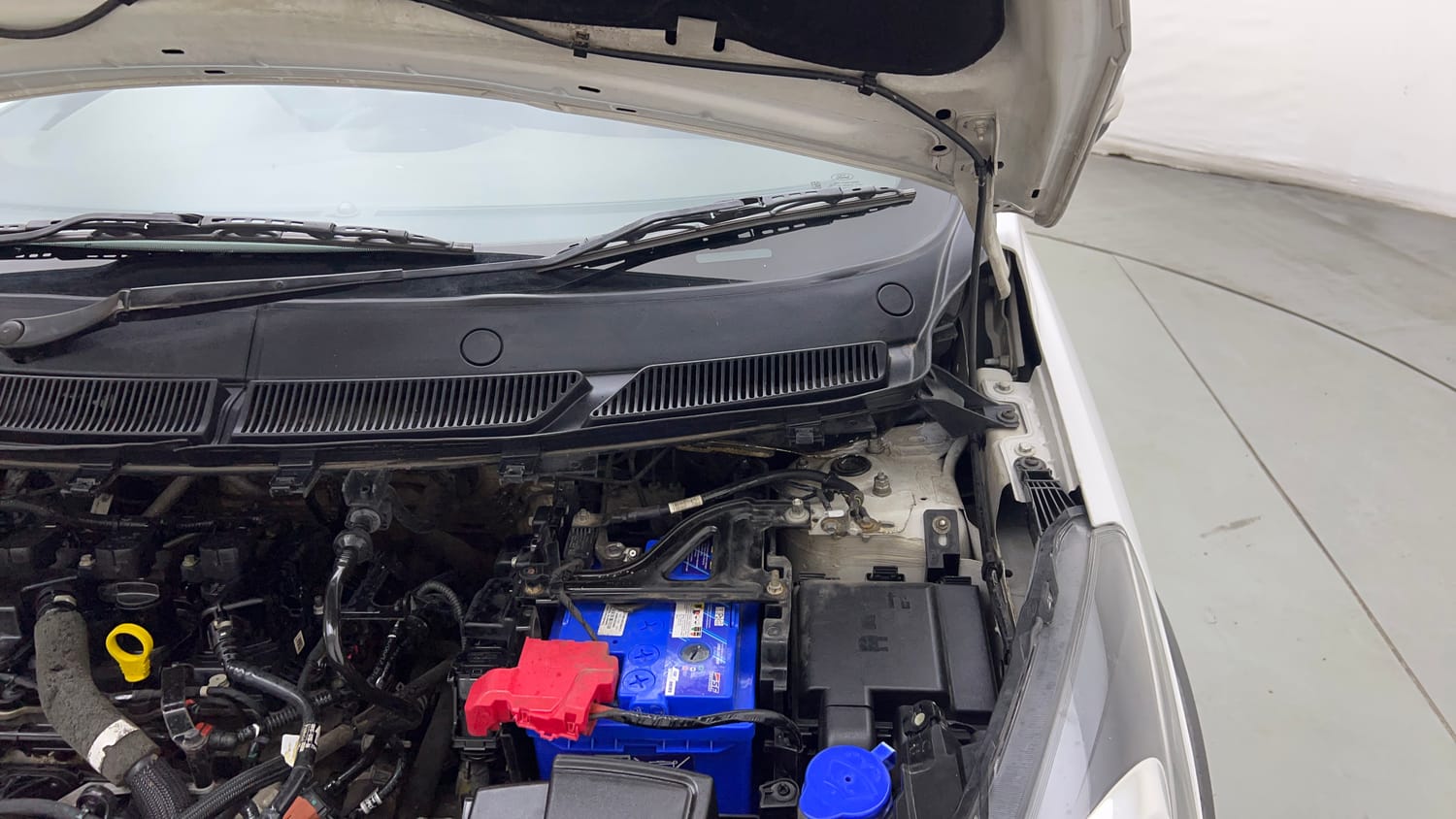 Used 2018 Ford Freestyle Titanium 1.2 Ti-VCT Petrol Manual engine ENGINE LEFT SIDE HINGE & APRON VIEW