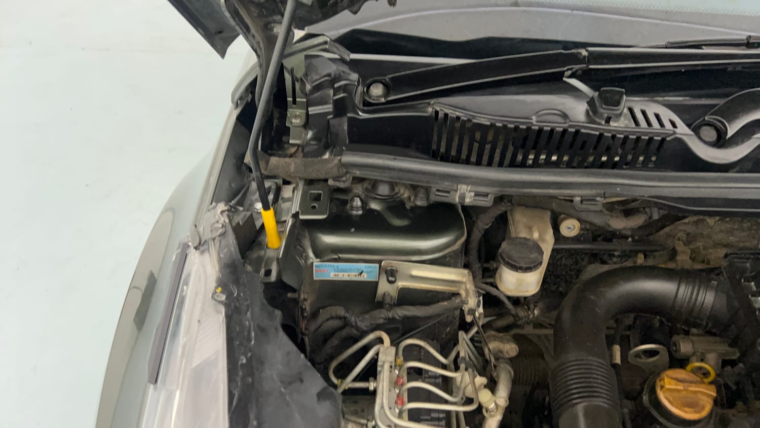 Used 2021 Tata Nexon XZ Petrol Manual engine ENGINE RIGHT SIDE HINGE & APRON VIEW
