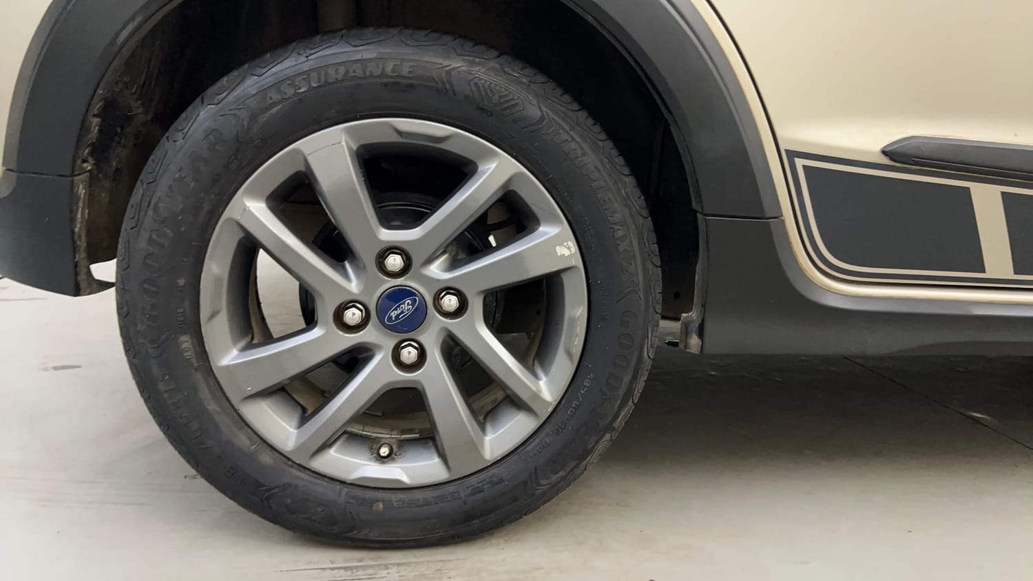 Used 2018 Ford Freestyle Titanium Plus 1.2 Ti-VCT Petrol Manual tyres RIGHT REAR TYRE RIM VIEW