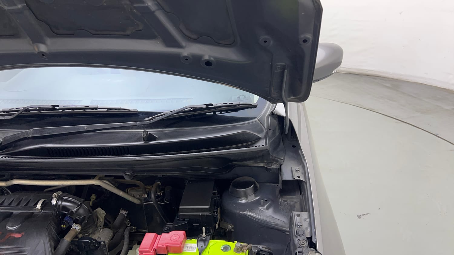 Used 2017 Maruti Suzuki Celerio ZXi AMT Petrol Automatic engine ENGINE LEFT SIDE HINGE & APRON VIEW