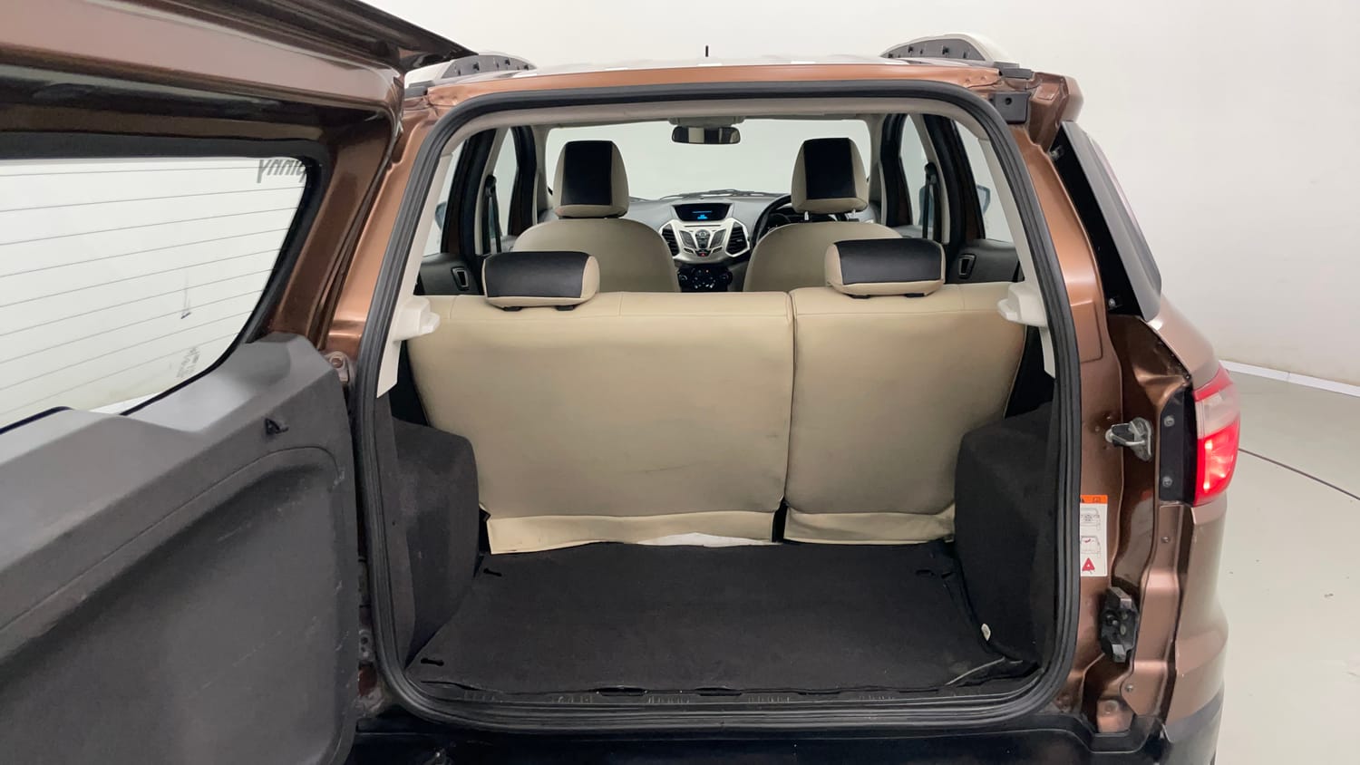 Used 2016 Ford EcoSport Titanium 1.5L TDCi Diesel Manual interior DICKY INSIDE VIEW