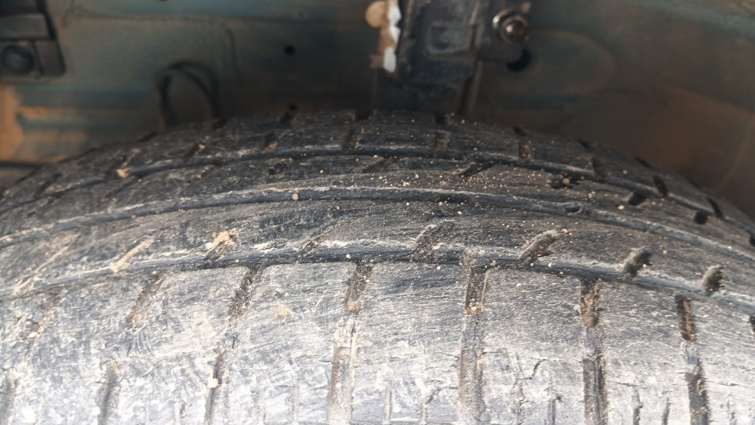 Used 2013 Maruti Suzuki Swift Dzire VDI Diesel Manual tyres LEFT FRONT TYRE TREAD VIEW