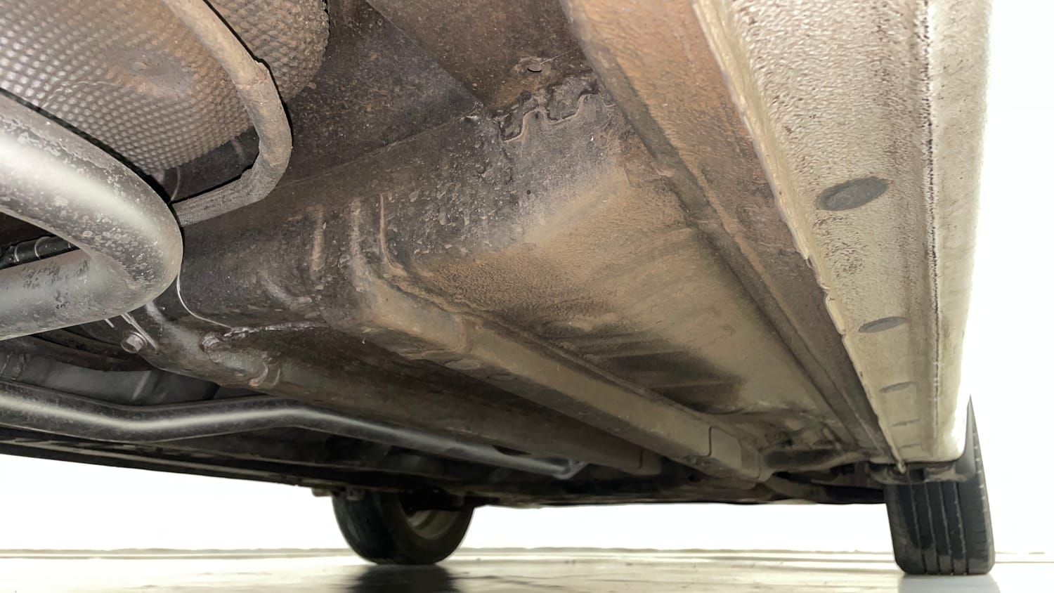 Used 2016 Hyundai Elite i20 Asta 1.2 (O) Petrol Manual extra REAR RIGHT UNDERBODY VIEW