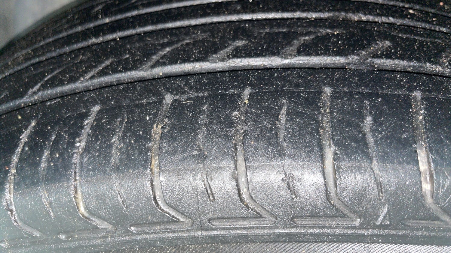 Used 2016 Ford EcoSport Titanium 1.5L TDCi Diesel Manual tyres LEFT FRONT TYRE TREAD VIEW