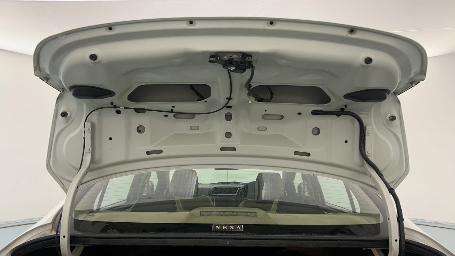 Used 2018 Maruti Suzuki Ciaz Delta 1.3 Hybrid Diesel Manual interior DICKY DOOR OPEN VIEW