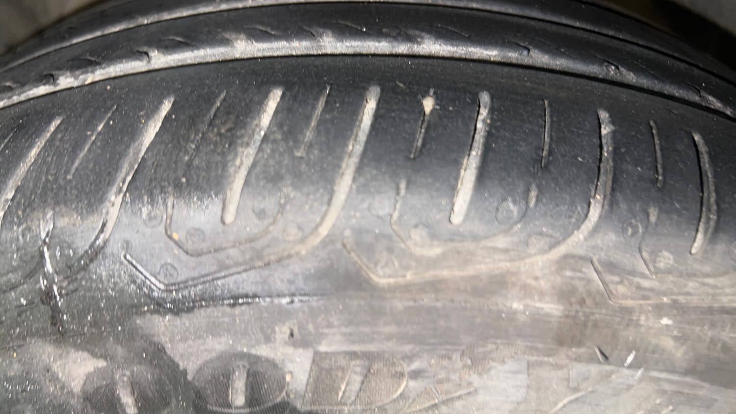 Used 2018 Ford Freestyle Titanium Plus 1.2 Ti-VCT Petrol Manual tyres LEFT FRONT TYRE TREAD VIEW