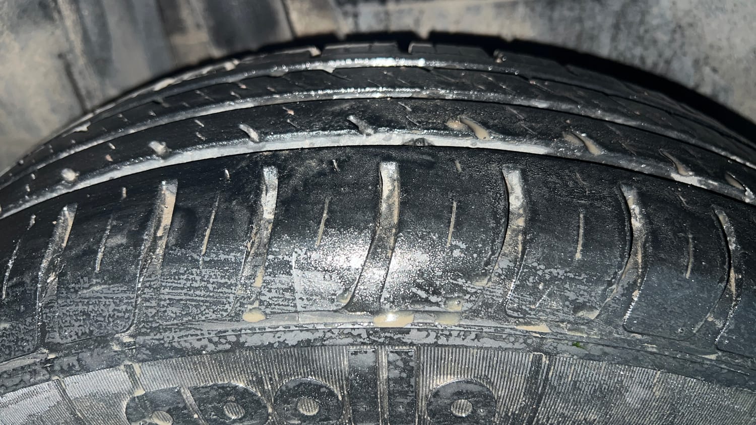 Used 2018 Maruti Suzuki Dzire VXi AMT Petrol Automatic tyres RIGHT REAR TYRE TREAD VIEW