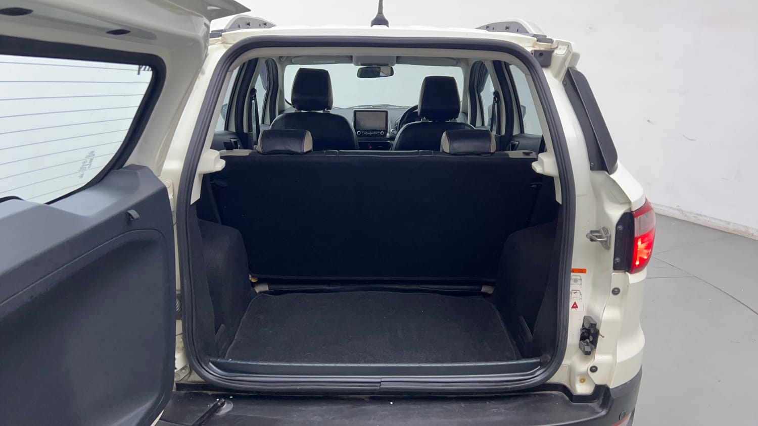 Used 2020 Ford EcoSport Titanium 1.5L Ti-VCT Petrol Manual interior DICKY INSIDE VIEW