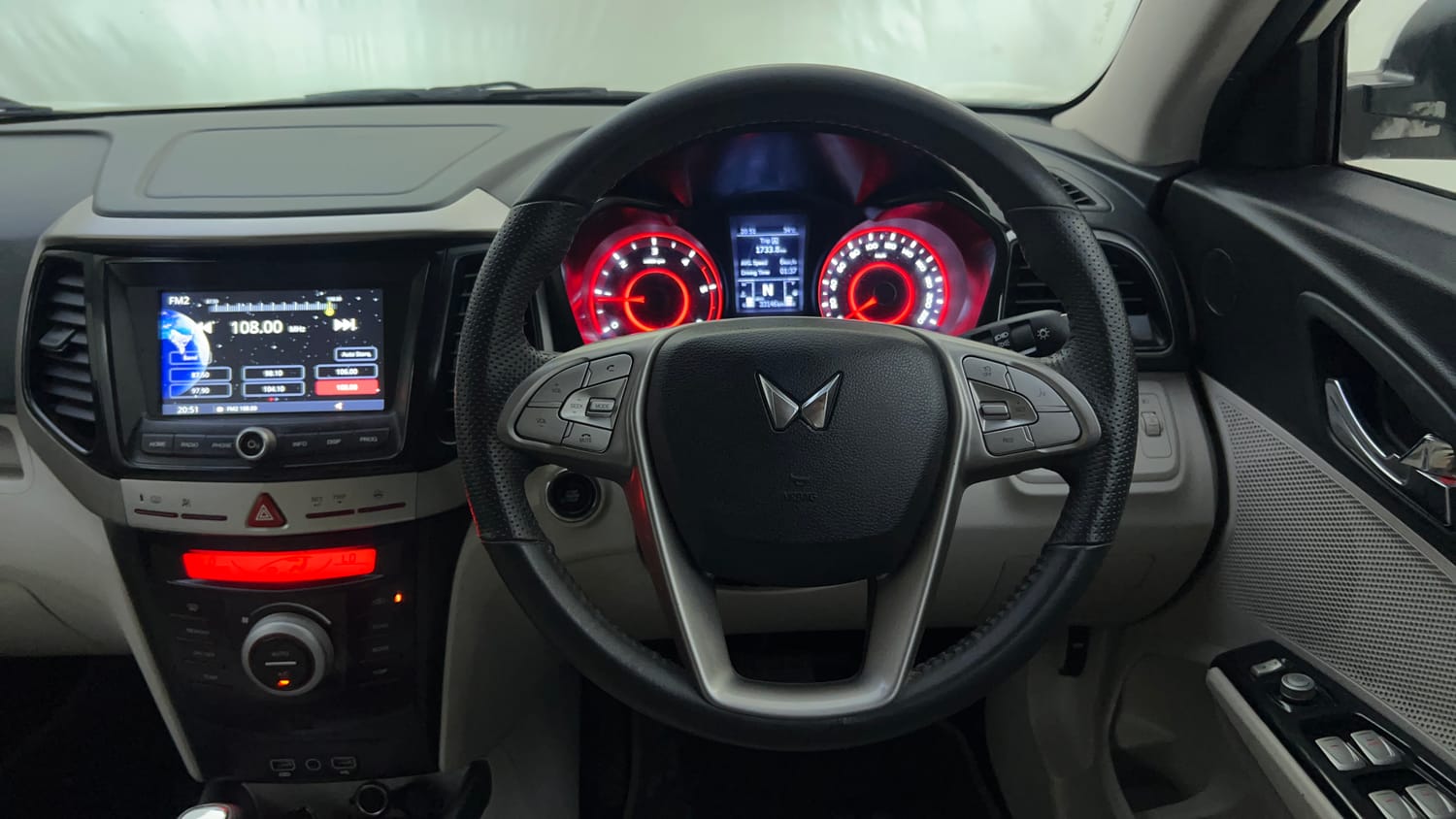 Used 2023 Mahindra XUV 300 W8 (O) 1.5 Diesel AMT Diesel Automatic interior STEERING VIEW