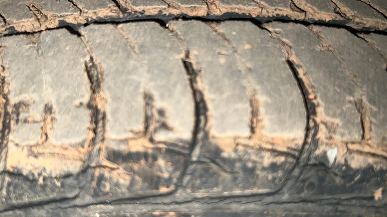 Used 2016 Maruti Suzuki Celerio ZXi Petrol Manual tyres RIGHT FRONT TYRE TREAD VIEW