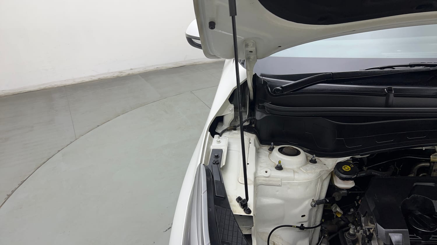 Used 2024 Kia Seltos HTK 1.5 Petrol MT Petrol Manual engine ENGINE RIGHT SIDE HINGE & APRON VIEW
