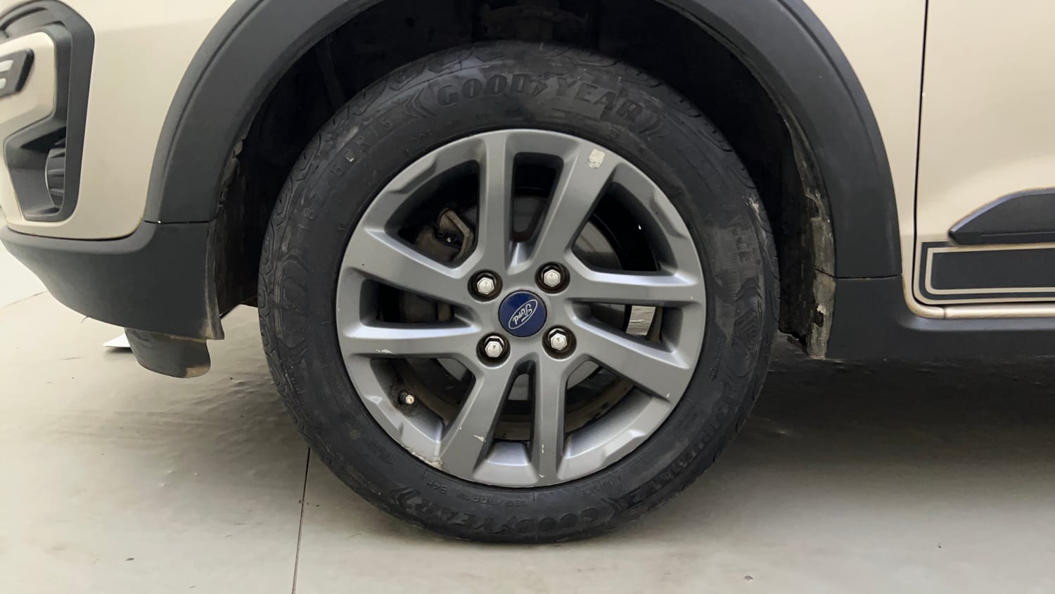 Used 2018 Ford Freestyle Titanium Plus 1.2 Ti-VCT Petrol Manual tyres LEFT FRONT TYRE RIM VIEW