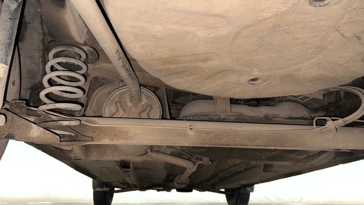 Used 2017 Renault Kwid RXT Petrol Manual extra REAR UNDERBODY VIEW (TAKEN FROM REAR)
