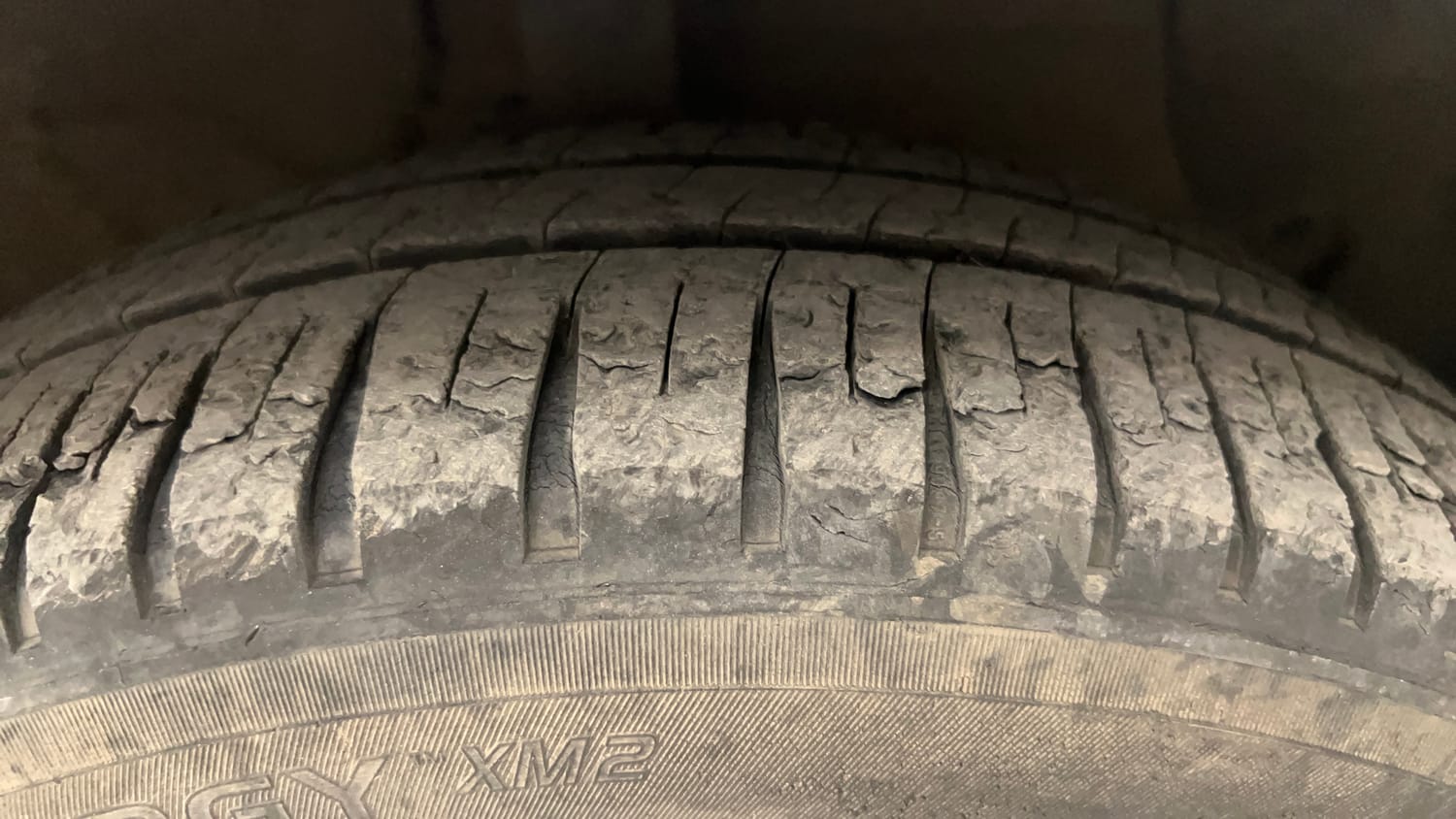 Used 2017 Hyundai Grand i10 Asta 1.2 Kappa VTVT Petrol Manual tyres RIGHT FRONT TYRE TREAD VIEW