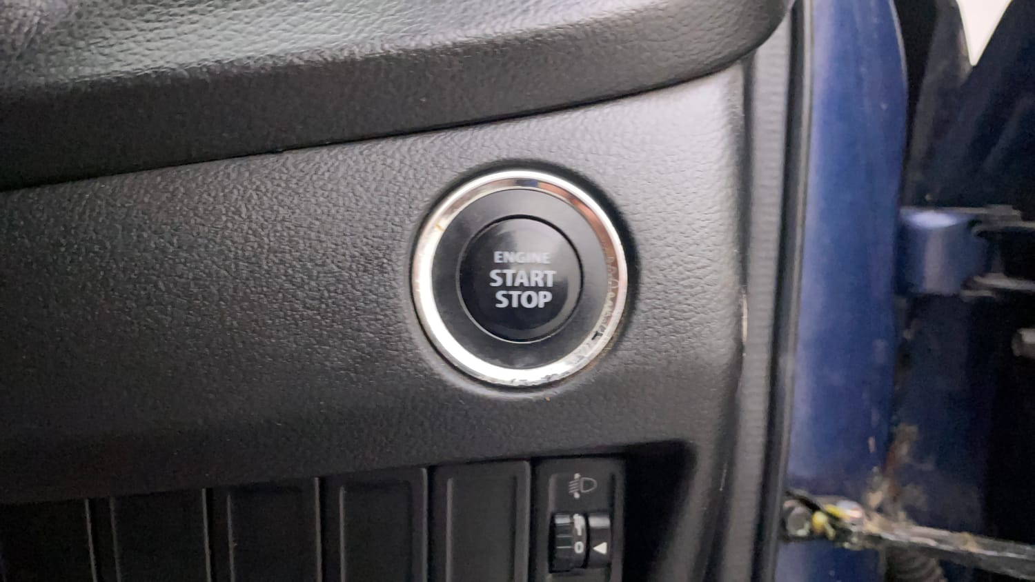 Used 2019 Maruti Suzuki Baleno Alpha Petrol Manual top_features Keyless start