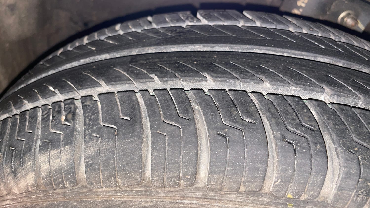 Used 2015 Maruti Suzuki Celerio ZXi Petrol Manual tyres LEFT FRONT TYRE TREAD VIEW