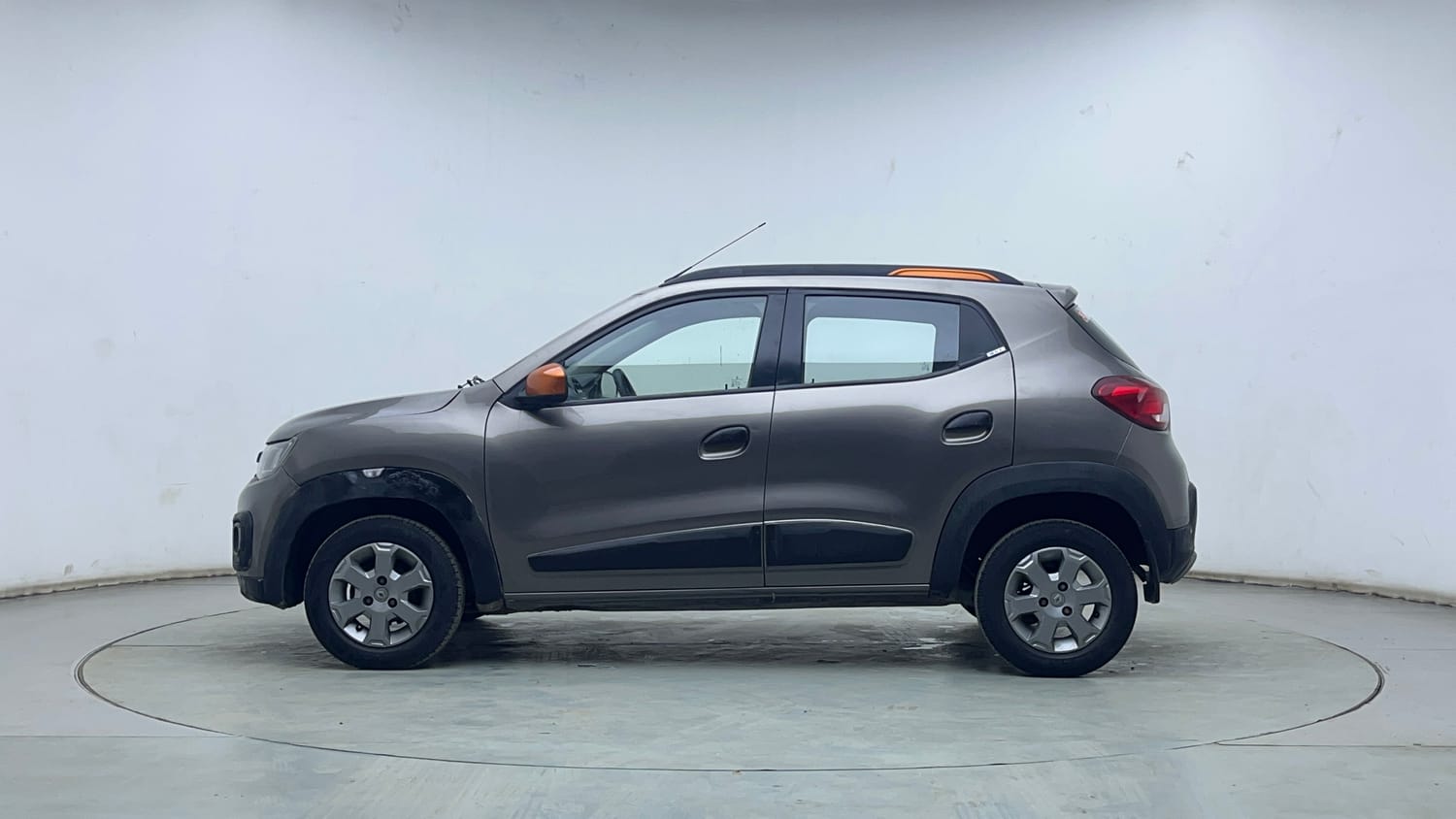 Used 2017 Renault Kwid CLIMBER 1.0 AMT Petrol Automatic exterior LEFT SIDE VIEW