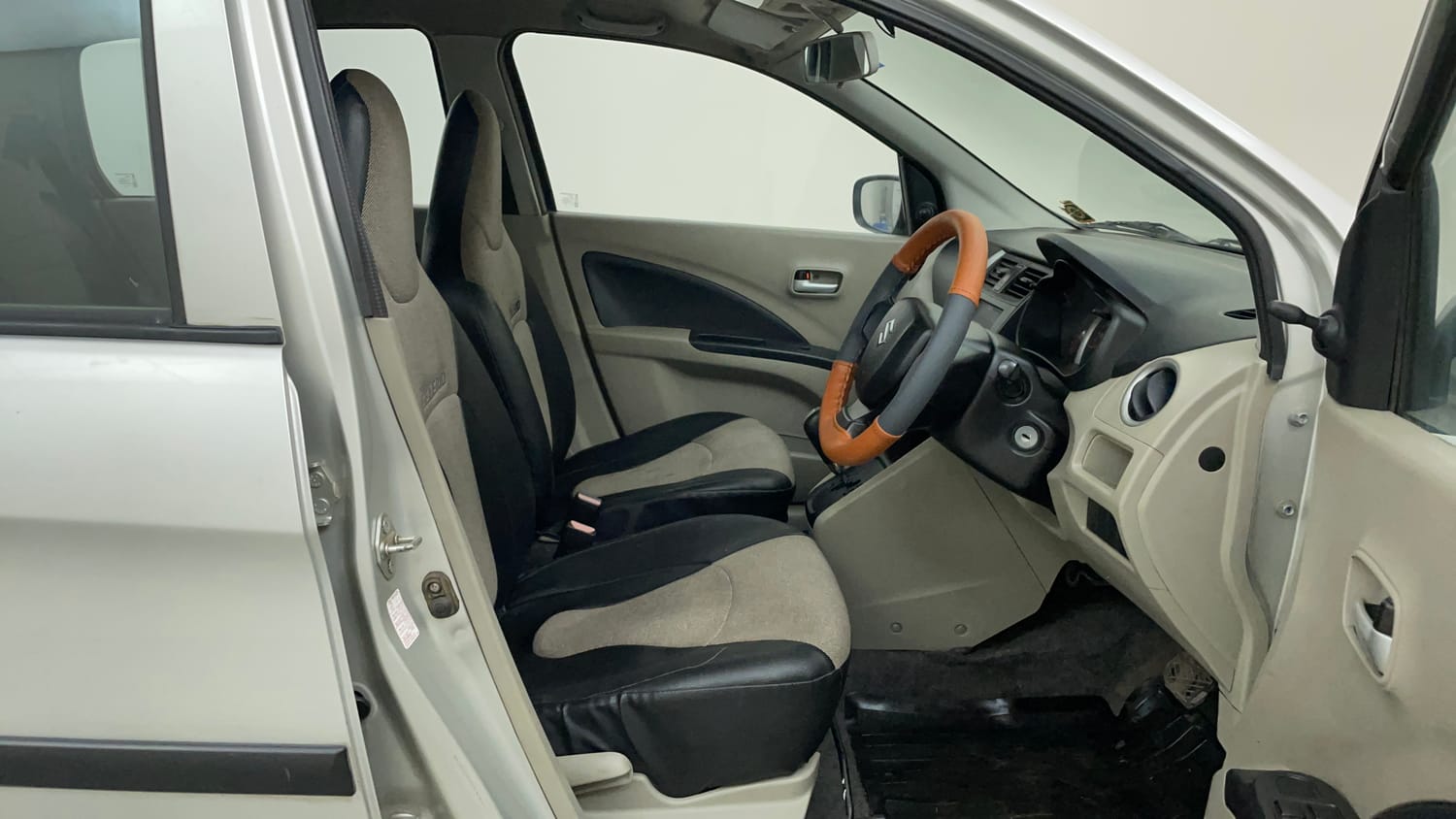 Used 2015 Maruti Suzuki Celerio VXi AMT Petrol Automatic interior RIGHT SIDE FRONT DOOR CABIN VIEW