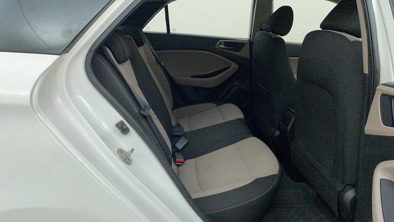Used 2016 Hyundai Elite i20 Asta 1.2 (O) Petrol Manual interior RIGHT SIDE REAR DOOR CABIN VIEW