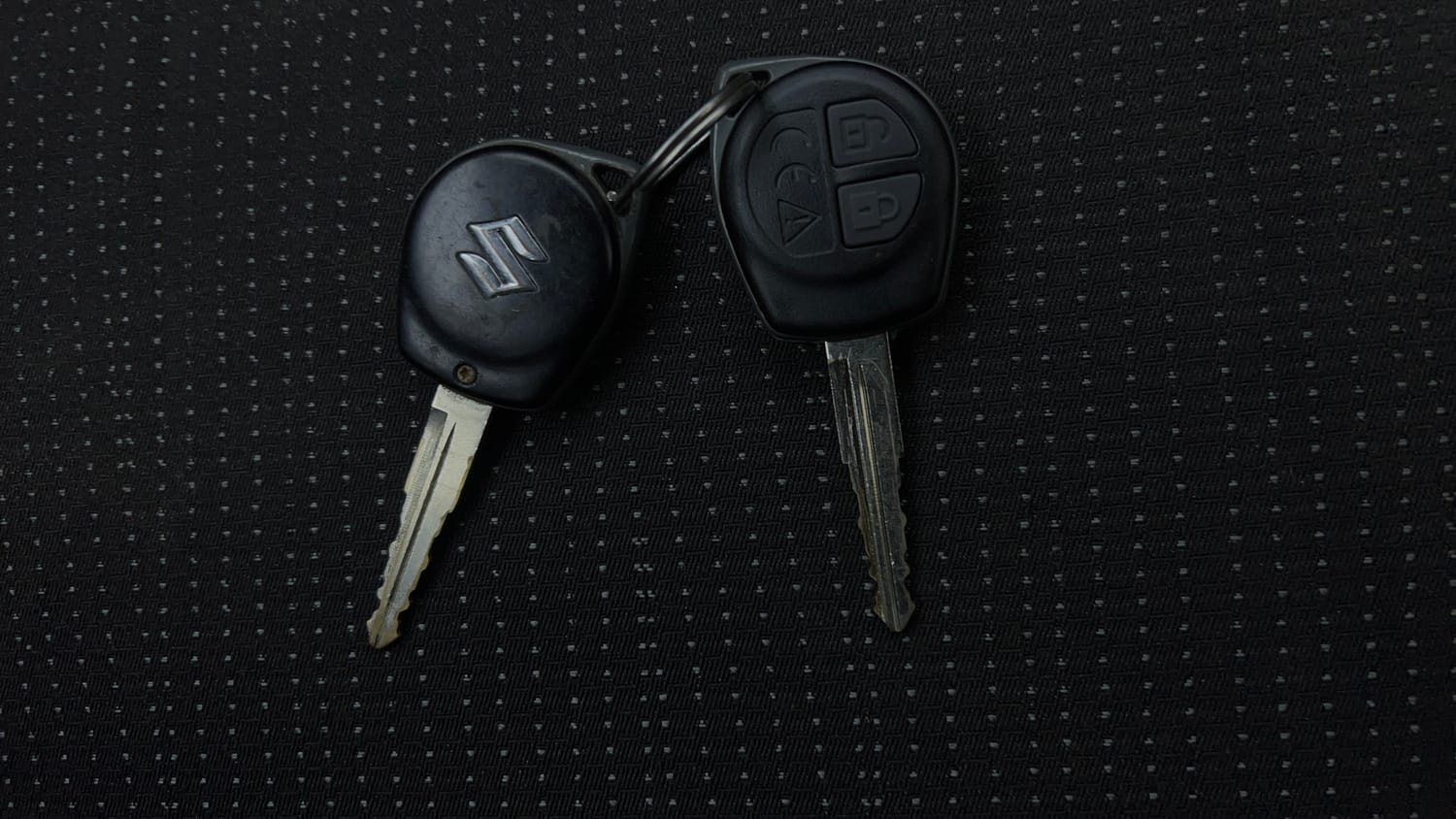 Used 2016 Maruti Suzuki Swift Lxi (O) Petrol Manual extra CAR KEY VIEW