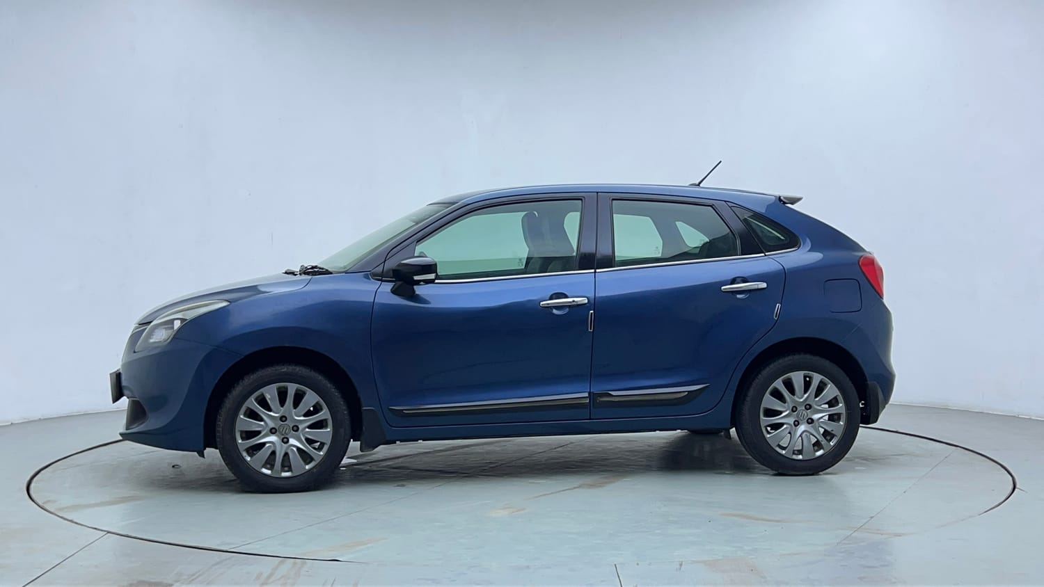 Used 2016 Maruti Suzuki Baleno Alpha 1.2 Petrol Manual exterior LEFT SIDE VIEW