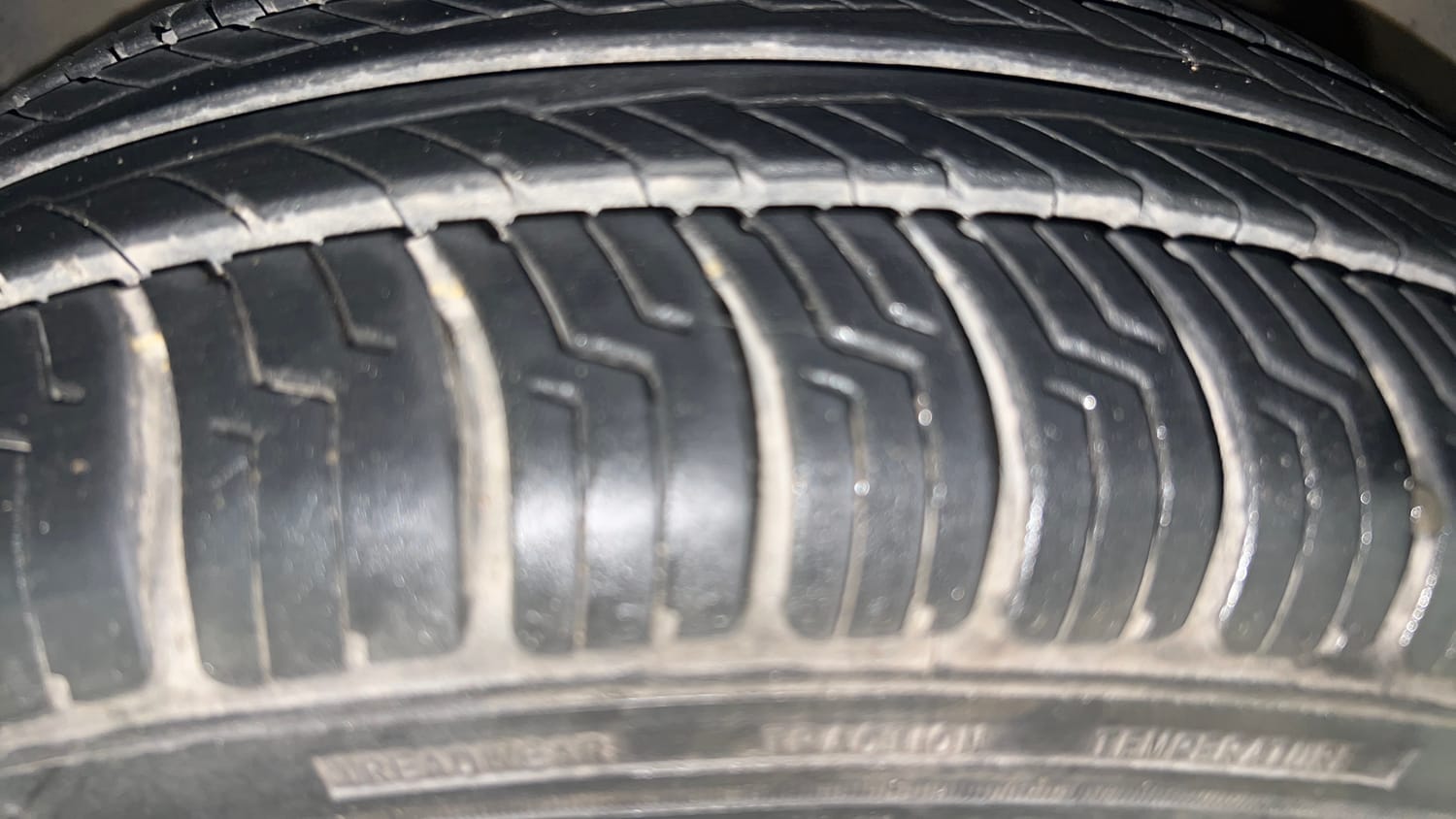 Used 2016 Tata Tiago Revotron XT Petrol Manual tyres RIGHT FRONT TYRE TREAD VIEW