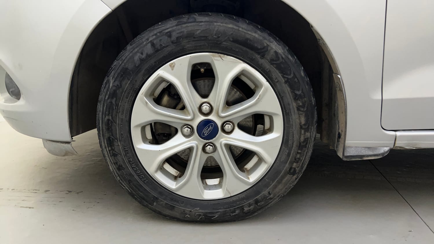 Used 2016 Ford Figo Titanium Plus 1.5 TDCi Diesel Manual tyres LEFT FRONT TYRE RIM VIEW