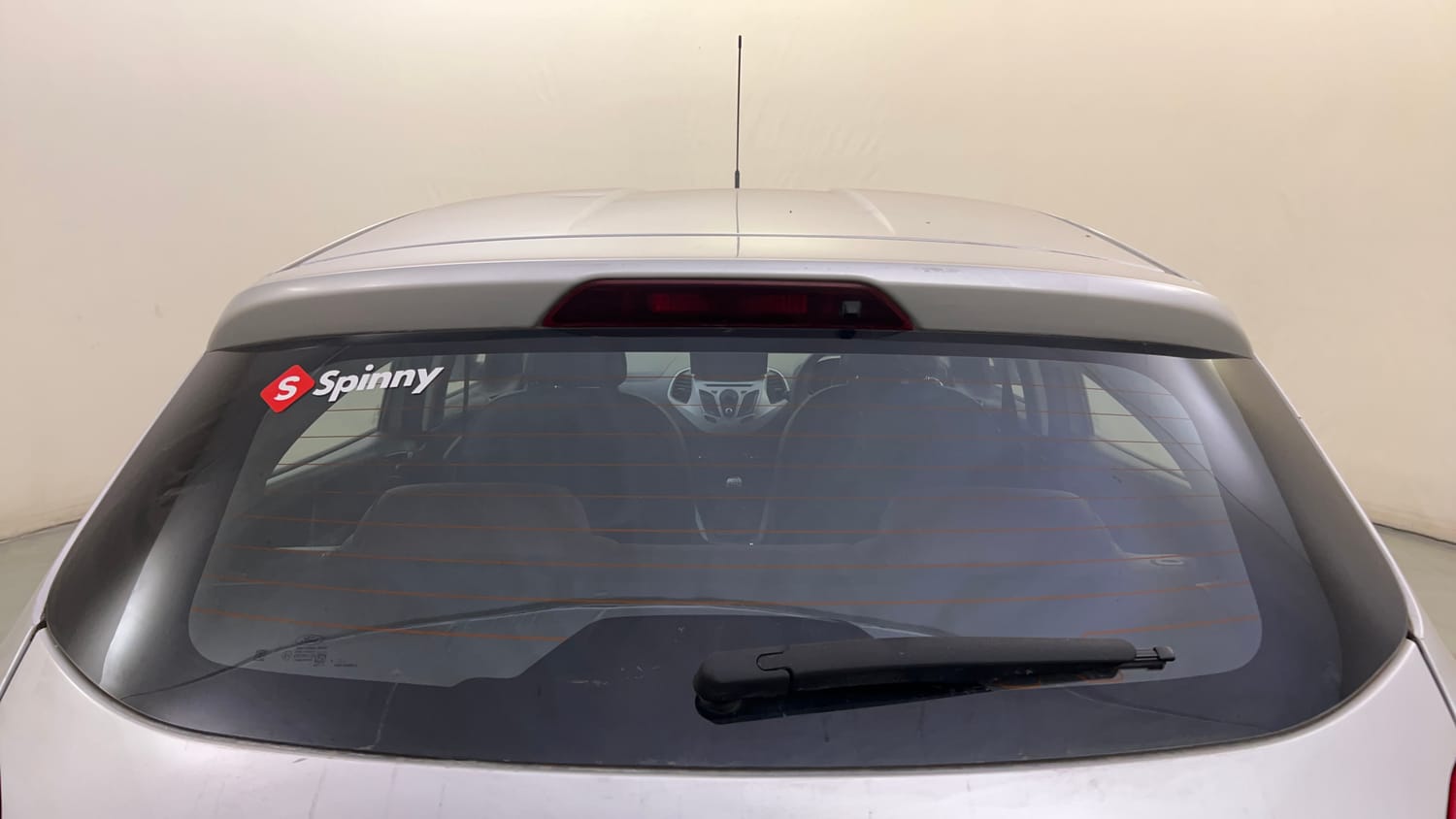 Used 2016 Ford Figo Titanium Plus 1.5 TDCi Diesel Manual top_features Rear defogger