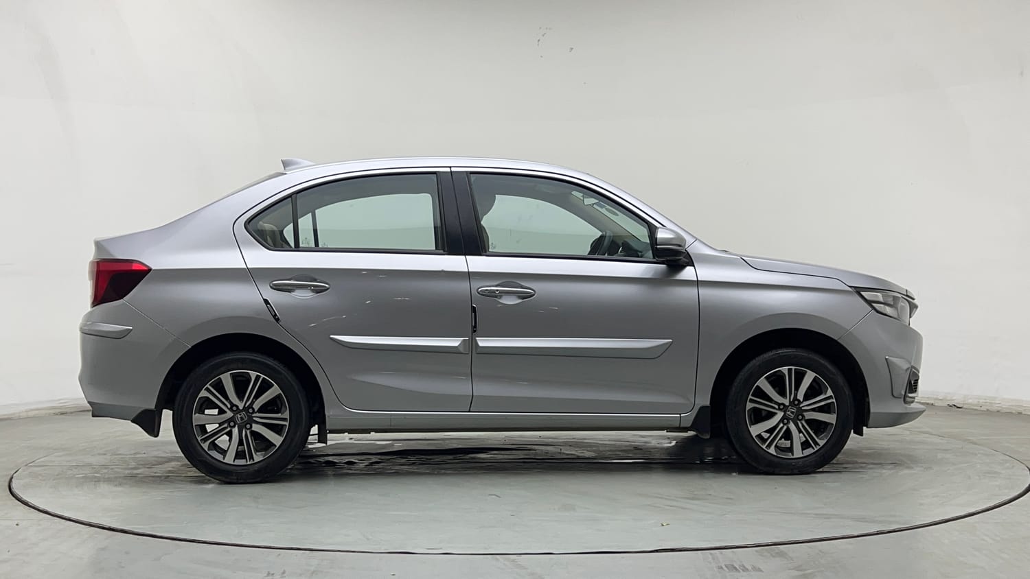 Used 2023 Honda Amaze VX CVT 1.2 Petrol Petrol Automatic exterior RIGHT SIDE VIEW