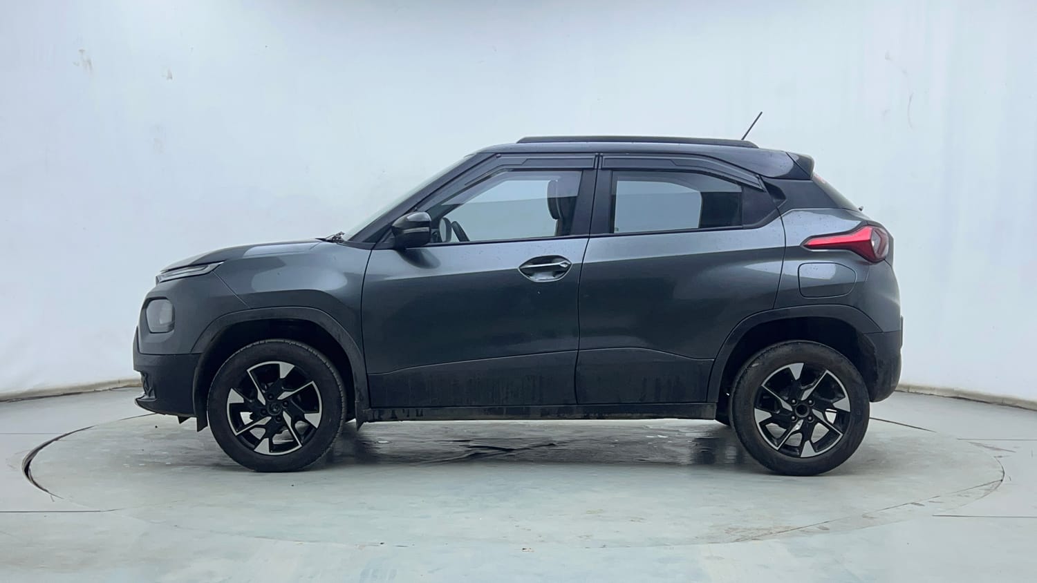 Used 2024 Tata Punch Creative Dual Tone AMT Petrol Automatic exterior LEFT SIDE VIEW