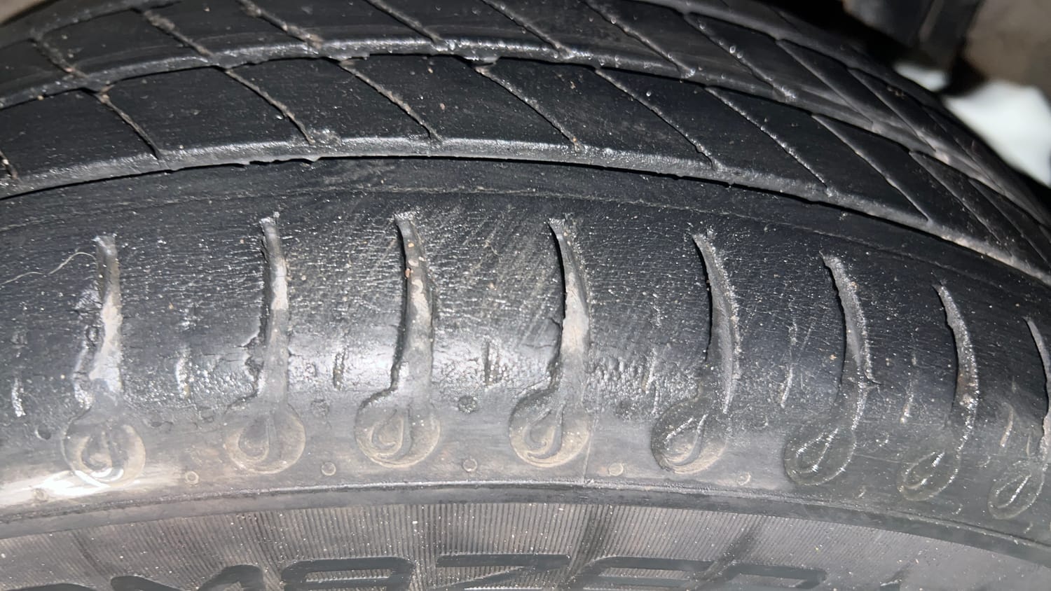 Used 2021 Tata Tiago XE Petrol Manual tyres LEFT REAR TYRE TREAD VIEW