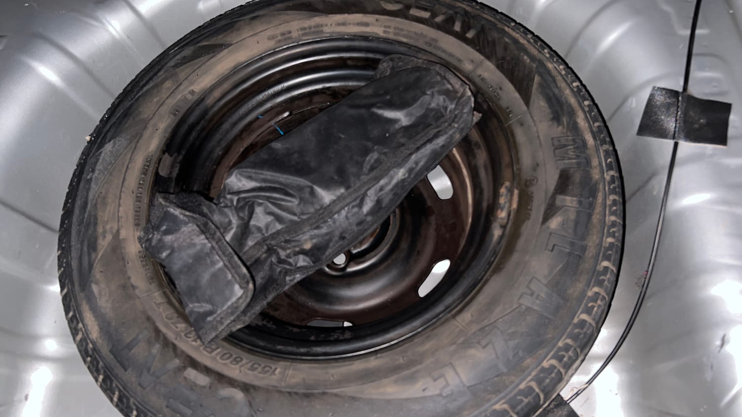 Used 2017 Renault Kwid RXT Petrol Manual tyres SPARE TYRE VIEW
