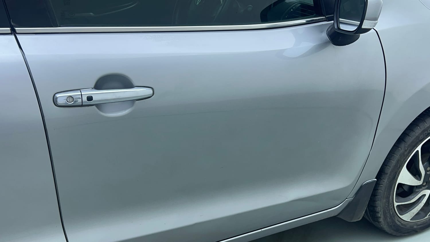 Used 2019 Toyota Glanza V CVT Petrol Automatic dents MINOR SCRATCH