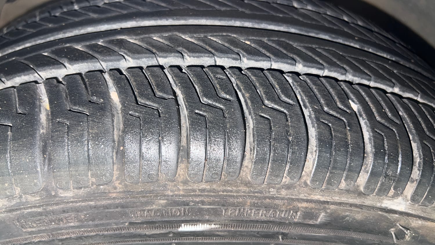 Used 2016 Tata Tiago Revotron XT Petrol Manual tyres LEFT FRONT TYRE TREAD VIEW