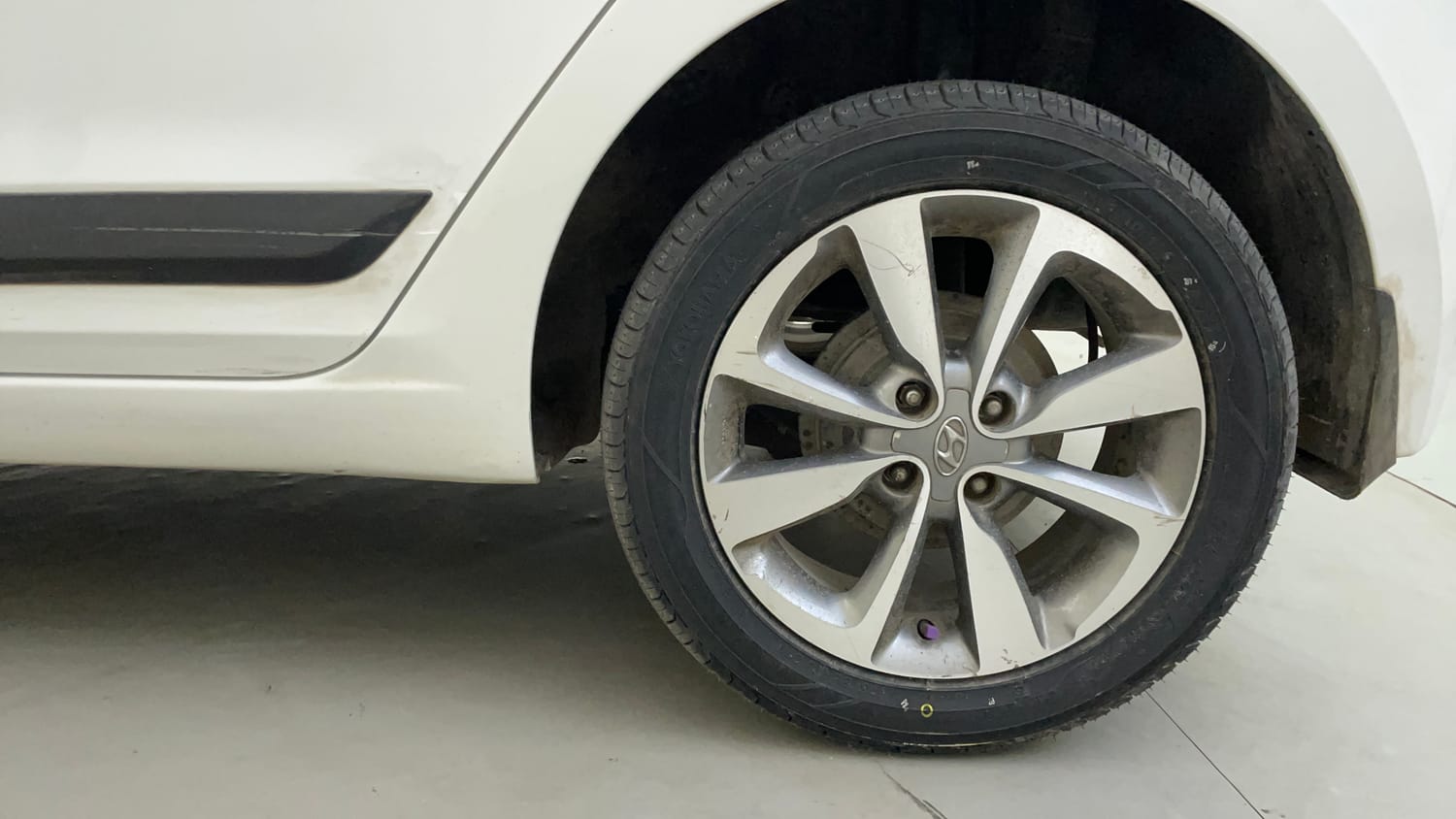 Used 2016 Hyundai Elite i20 Asta 1.2 (O) Petrol Manual tyres LEFT REAR TYRE RIM VIEW