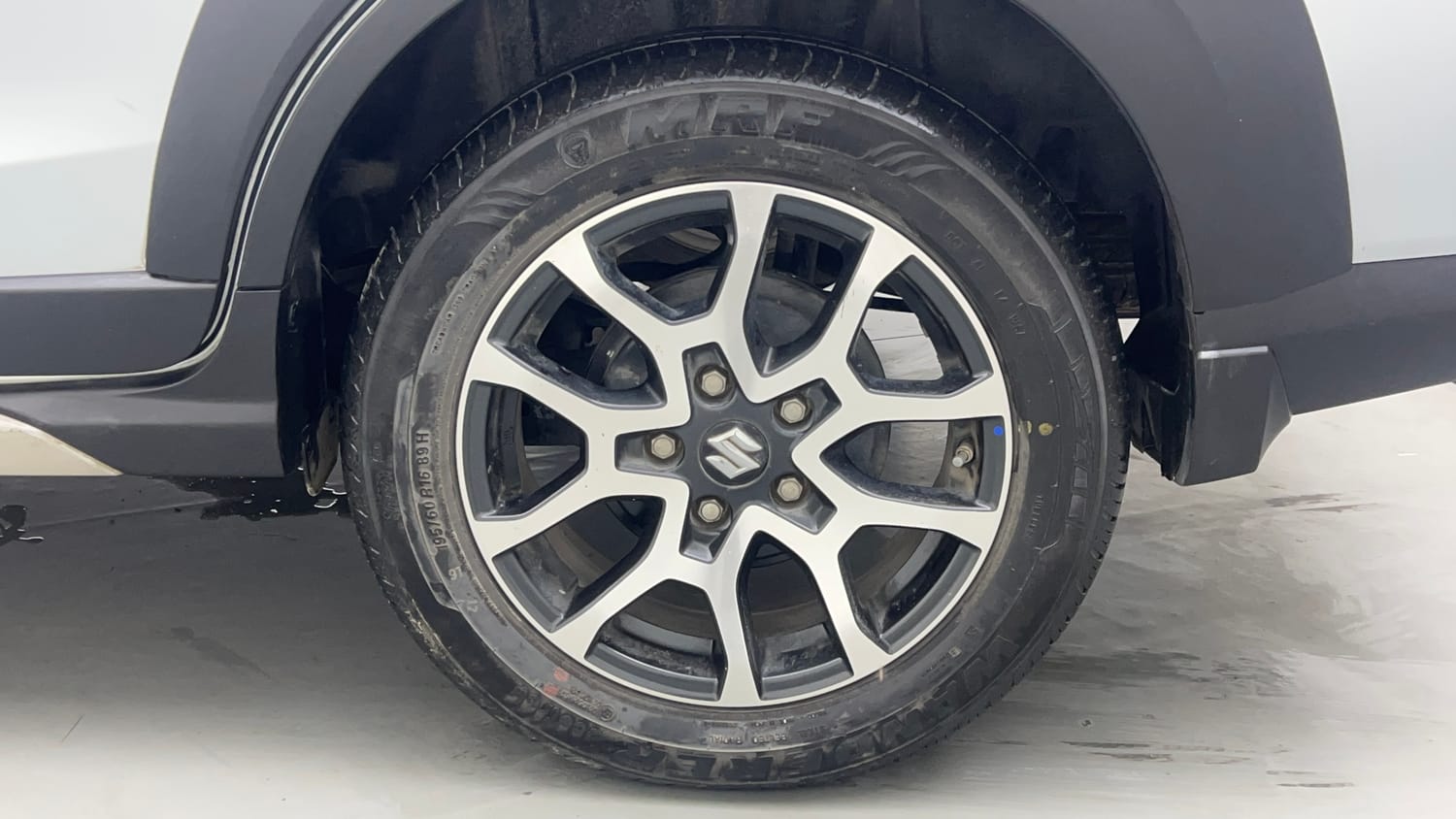 Used 2022 Maruti Suzuki XL6 Alpha Plus AT Petrol Petrol Automatic tyres LEFT REAR TYRE RIM VIEW