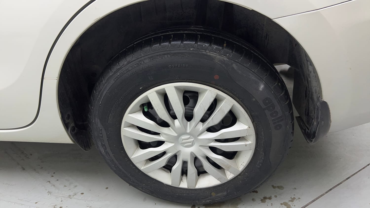 Used 2018 Maruti Suzuki Dzire VXi AMT Petrol Automatic tyres LEFT REAR TYRE RIM VIEW