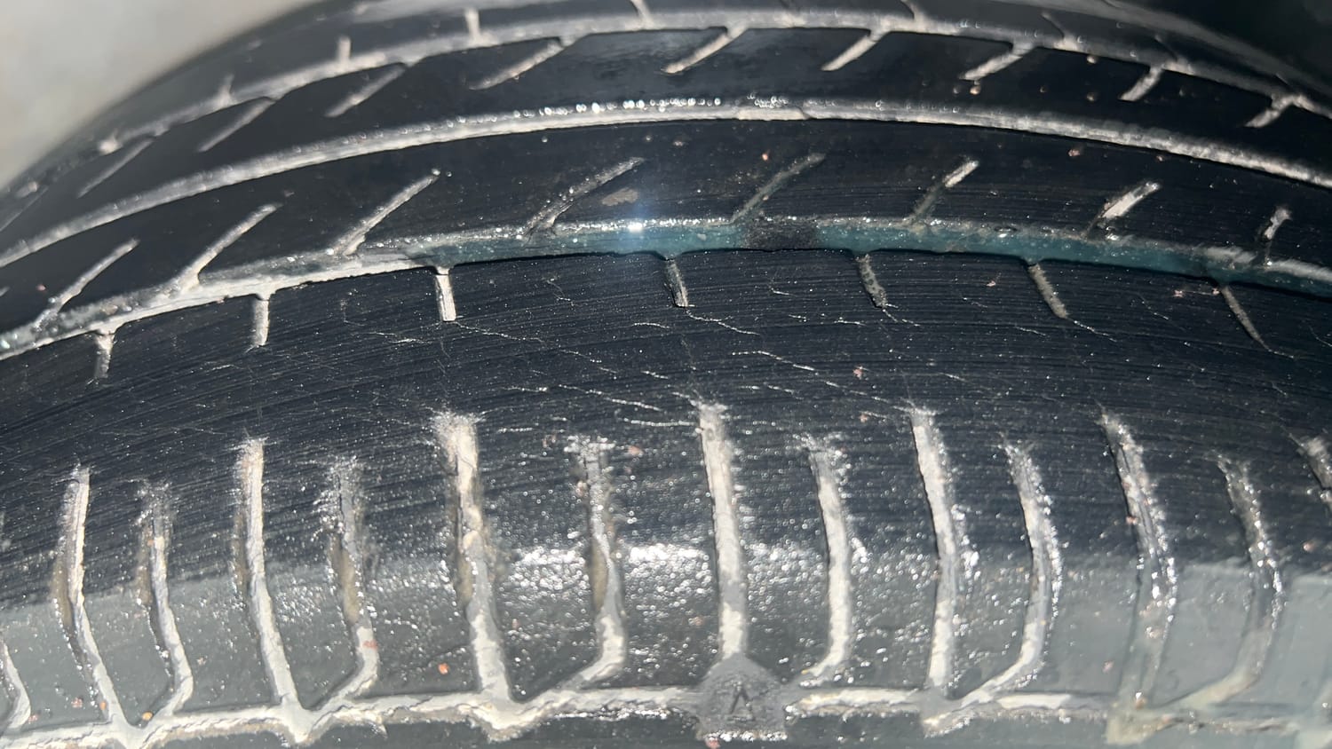 Used 2020 Hyundai Elite i20 Sportz Plus 1.2 Petrol Manual tyres RIGHT FRONT TYRE TREAD VIEW