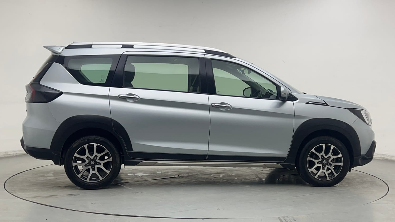 Used 2022 Maruti Suzuki XL6 Alpha Plus AT Petrol Petrol Automatic exterior RIGHT SIDE VIEW