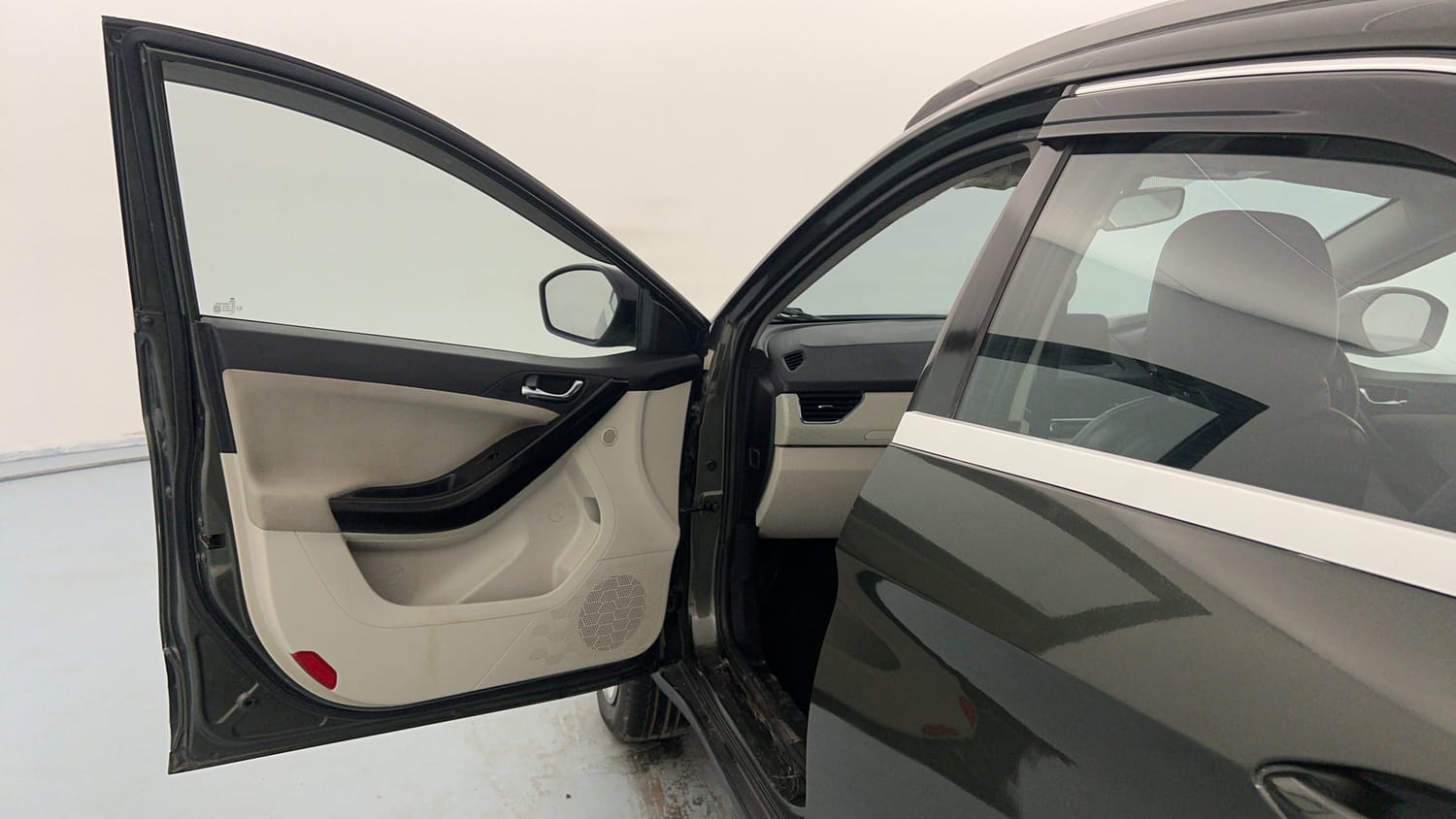 Used 2021 Tata Nexon XZ Petrol Manual interior LEFT FRONT DOOR OPEN VIEW
