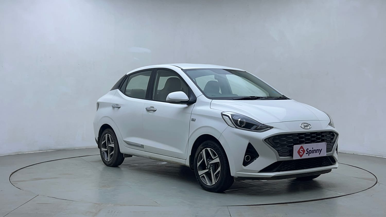 Used 2021 Hyundai Aura SX Plus 1.2 AMT Petrol Petrol Automatic exterior RIGHT FRONT CORNER VIEW