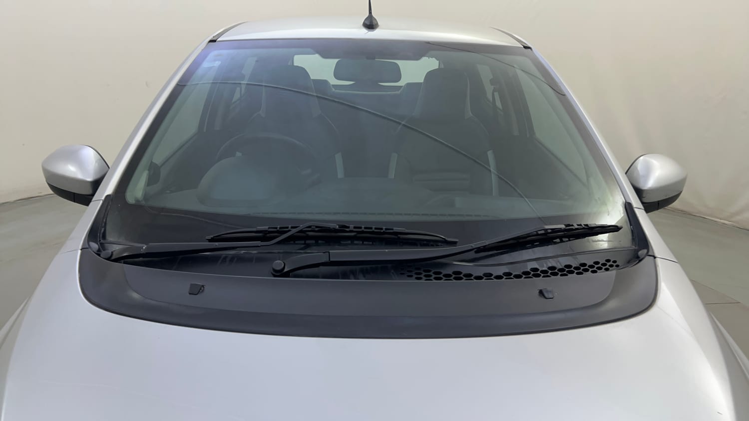 Used 2016 Tata Tiago Revotron XT Petrol Manual exterior FRONT WINDSHIELD VIEW