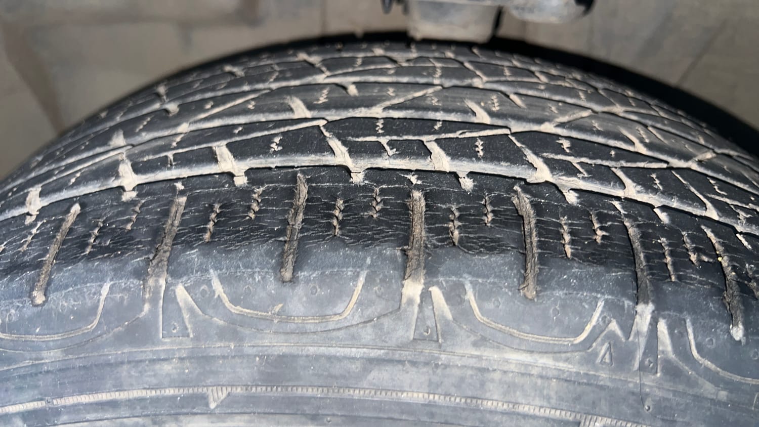 Used 2018 Jeep Compass Longitude (O) 2.0 Diesel Diesel Manual tyres LEFT FRONT TYRE TREAD VIEW