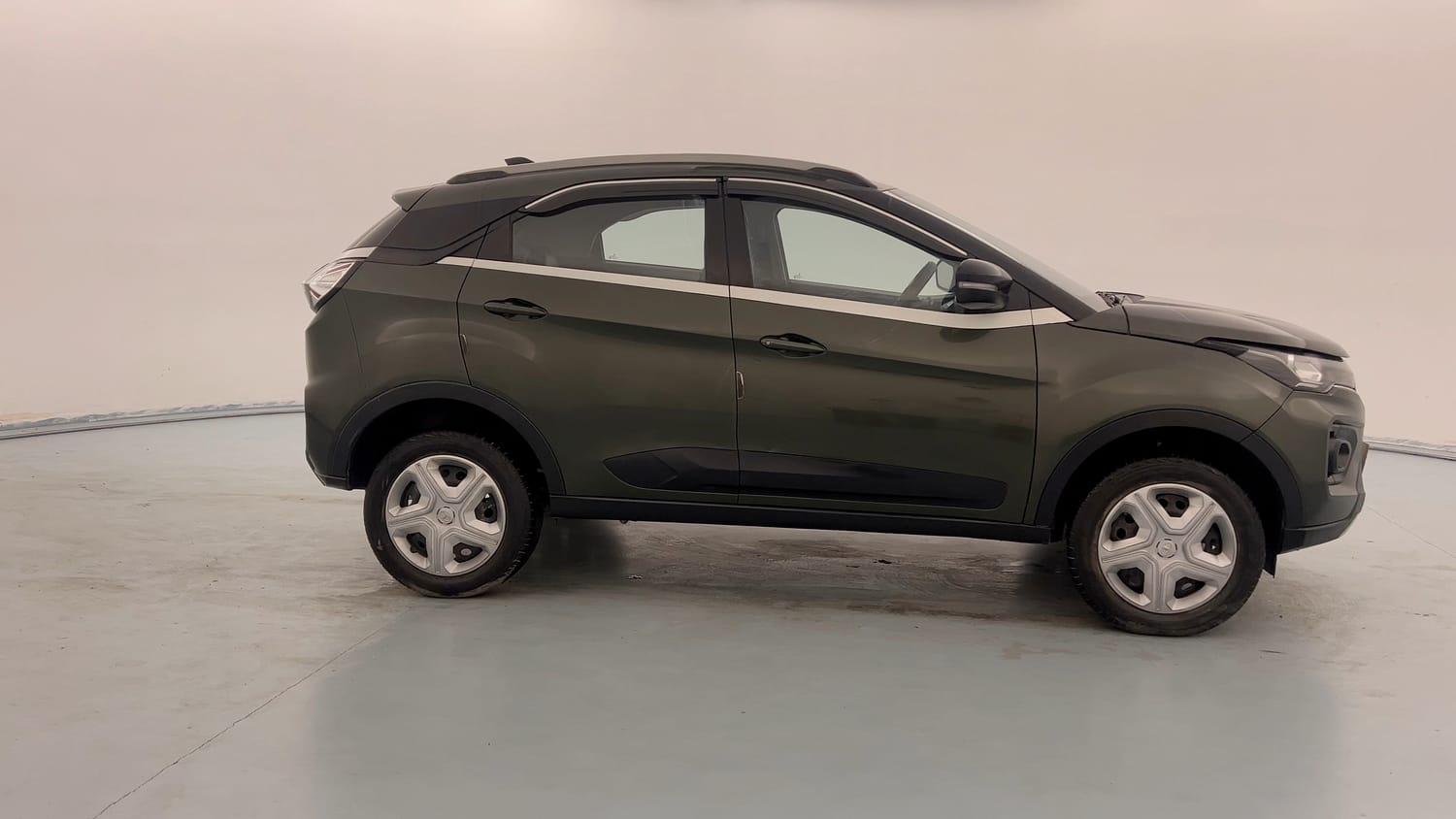 Used 2021 Tata Nexon XZ Petrol Manual exterior RIGHT SIDE VIEW
